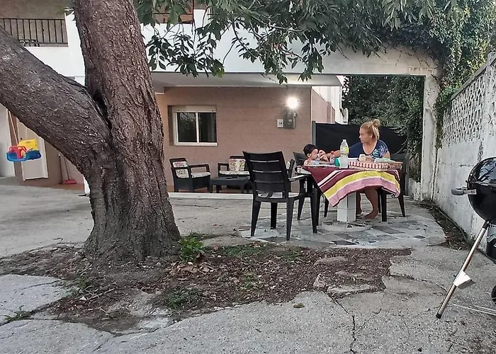 Casa Maximo En Con Patio Y Aparcamiento *